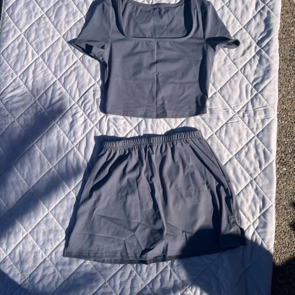 ♥️ Stylish Gray Women's Skirt Set - Picture 1 of 3